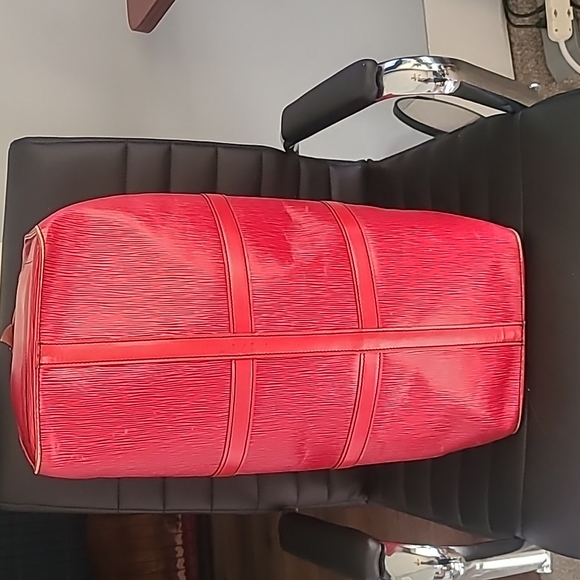 Louis Vuitton Red Epi 50 Keepall Duffle Bag Vintage - Picture 14 of 16